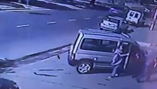 Bomberos voluntarios le salvaron la vida a un nene que cayó a una pileta