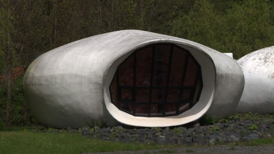 Subastan las "casas burbujas"