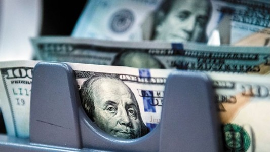 El dólar saltó por arriba de los $46 en el inicio de la semana