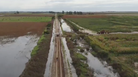 Tambos sin salida: los caminos rurales anegados desde un drone
