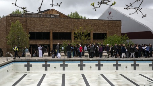 Tiroteo y muerte en escuela de Denver: una nena, sospechosa