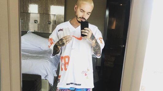 J Balvin tuvo que pedir disculpas por defender a Chris Brown, acusado de violencia de género: “Sí, la cagué”