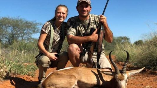 Coronel Pringles: indignación en redes sociales con una pareja que publicó fotos de un safari de caza en Africa