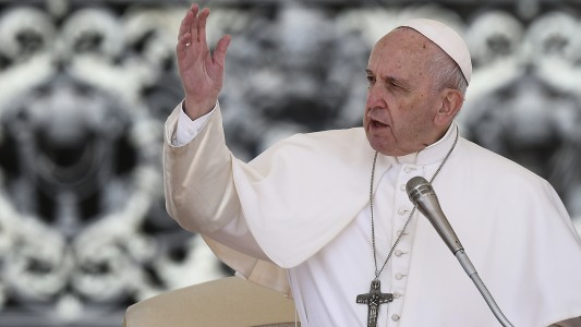 El Papa convierte en obligatorio para el clero señalar los abusos sexuales