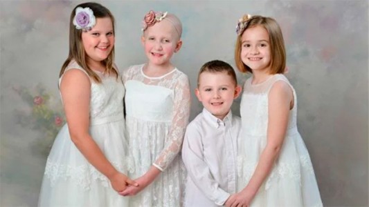 Tuvieron cáncer y se sacan fotos todos los años para demostrar que no es una enfermedad terminal