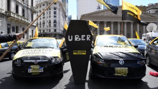 Cámara revocó la condena a Uber por "uso lucrativo del espacio público sin autorización"