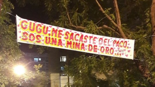 Se reveló el misterio del pasacalles dedicado a "Gugu, la mina de oro"