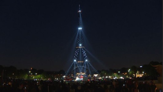 Así celebró la Torre Eiffel sus 130 años