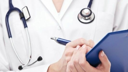 Piden testigos que se hayan atendido con una falsa médica de Villa Urquiza