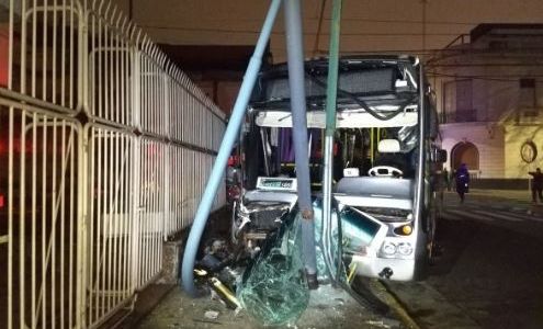 Chocaron dos colectivos en Constitución: 7 heridos