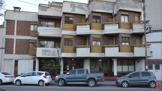 Imputaron a un policía por el femicidio de su pareja: había dicho que la mujer se había quitado la vida