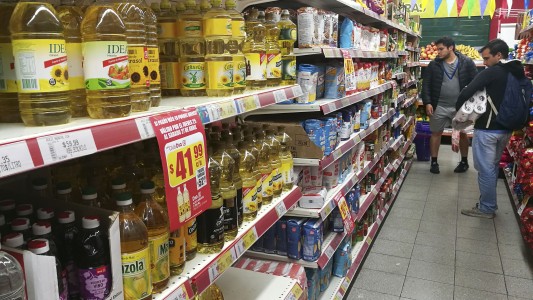 Una familia tipo necesitó $29.304 en abril para no caer en la pobreza: la canasta subió 57,5% en un año