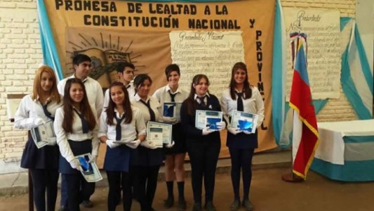 Alumnos de tercer año del secundario deben jurar la Constitución Nacional