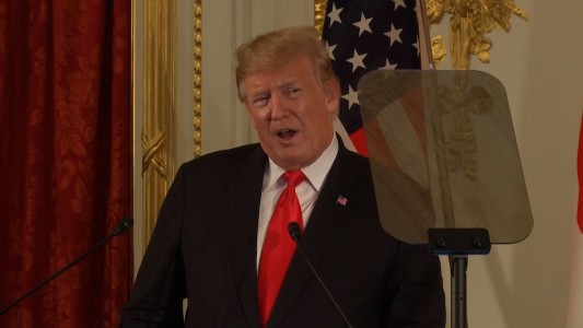 Trump niega buscar un cambio de régimen en Irán