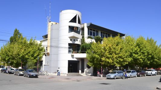 Arrestaron a un empleado municipal tras hallar pornografía infantil en su computadora laboral
