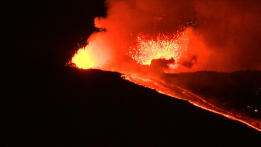Impactantes imágenes de la erupción del volcán Etna