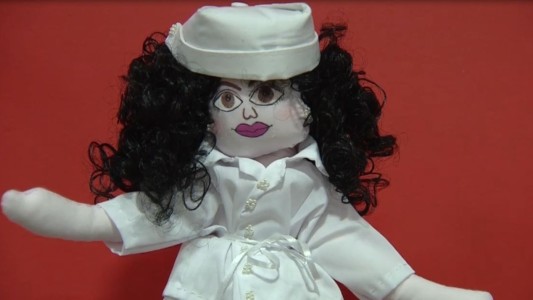 Expo de muñecas en homenaje a mujeres desaparecidas