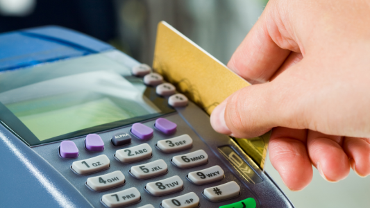 Fue infiel, su marido lo descubrió por la tarjeta de crédito y demandó al hotel