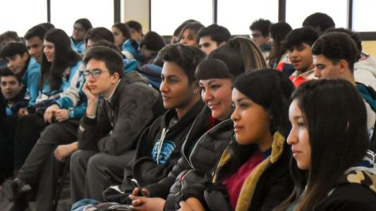 Jóvenes sanjuaninos diseñan su futuro con orientación de profesionales