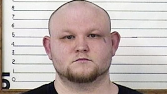 Lo condenaron a 120 años de prisión por abusar de una nena desde su nacimiento "al menos unas 100 veces"