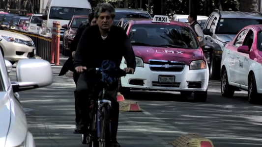 La bicicleta, el mejor transporte en la colapsada ciudad de México