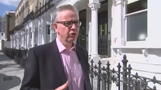 El político que admitió haber tomado cocaína y cae en picada