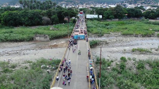 Reabren el puente fronterizo entre Venezuela y Colombia
