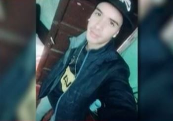 Buscan a un conductor prófugo que atropelló a un chico, lo arrastró 50 metros y lo dejó tirado
