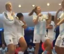 Las argentinas festejaron con bailes el histórico empate ante Japón