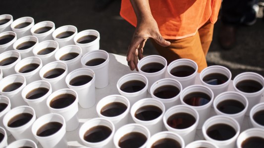 "Azaroso descubrimiento": nene con rara enfermedad debe tomar café como tratamiento