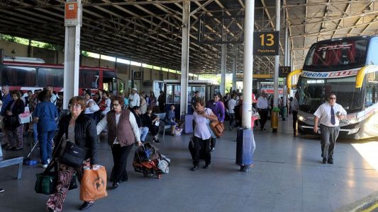 Se podrá viajar en micro de larga distancia presentando el pasaje desde el celular