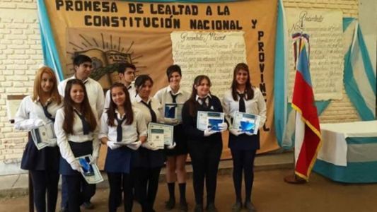 Promulgaron la ley que obliga a estudiantes a prometer lealtad a la Constitución Nacional