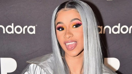 Cardi B mostró las graves consecuencias de la cirugía estética en su cuerpo