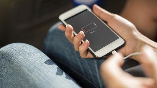 Llevó su celular a reparar la pantalla y le robaron fotos íntimas
