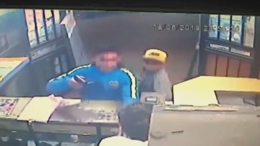 Menores armados asaltaron una agencia de lotería