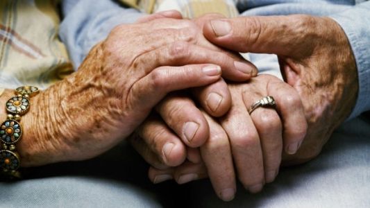 Más de la mitad de los adultos mayores que sufren violencia doméstica conviven con su agresor