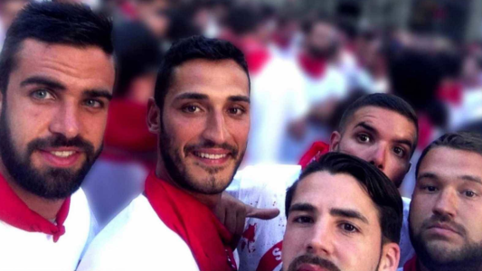 Condenaron a los miembros de "La Manada" a 15 años de cárcel por violación