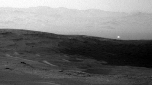 ¿Un OVNI en Marte?: la foto de la NASA en la que aparece una luz brillante