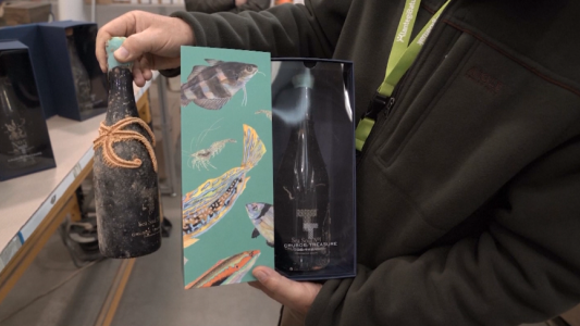 Una bodega en el fondo del mar