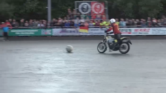 Motofútbol: una variante motoquera del fútbol dominada por los rusos