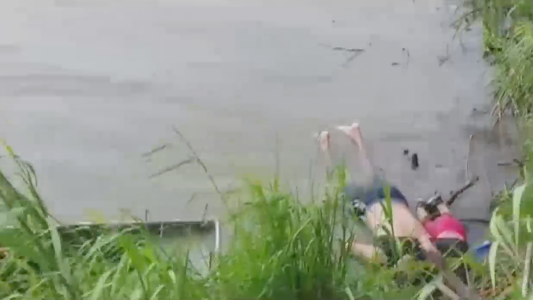 Otra foto que muestra el drama de la inmigración hacia EE UU