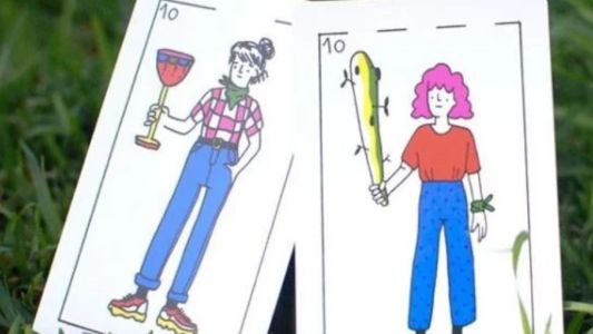 La historia de "Feminaipes", la baraja española feminista que la rompe en las redes sociales