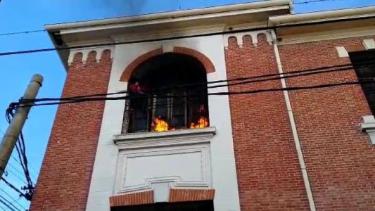 Protesta, motín y fuego en la cárcel de mujeres de Santa Fe