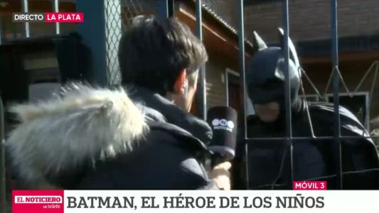 Batman habla por primera vez desde su baticueva en La Plata