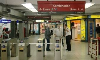 Levantan molinetes en el subte B