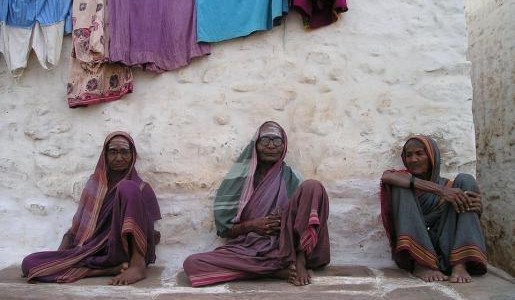Madre e hija fueron rapadas por resistirse a una violación grupal