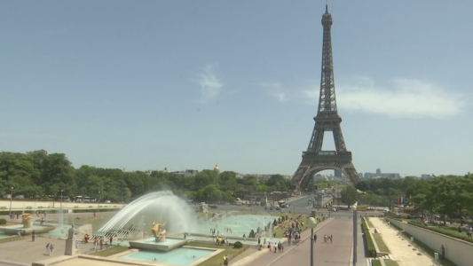 Un chapuzón al pie de la Torre Eiffel