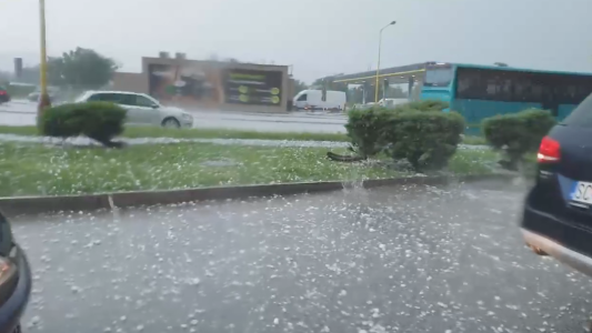 Destrozos por una feroz tormenta de granizo