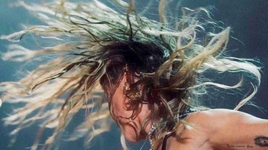 Videos: los bailes hot de Miley Cyrus en el escenario