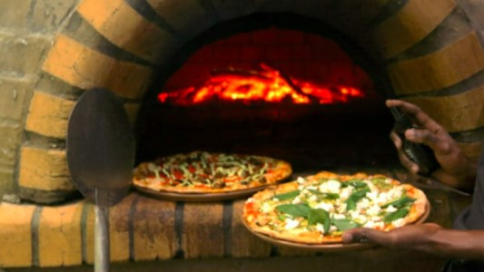 "Diosa verde": la pizza con aceite de cannabis